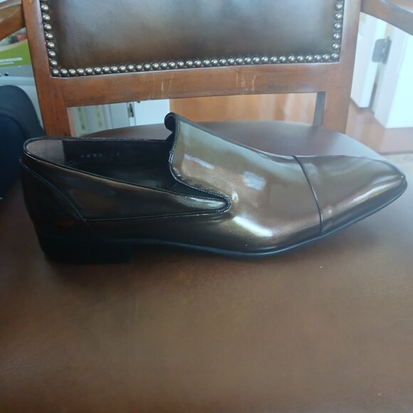 Mens sleek leather dress shoes. - Picture 5 of 7